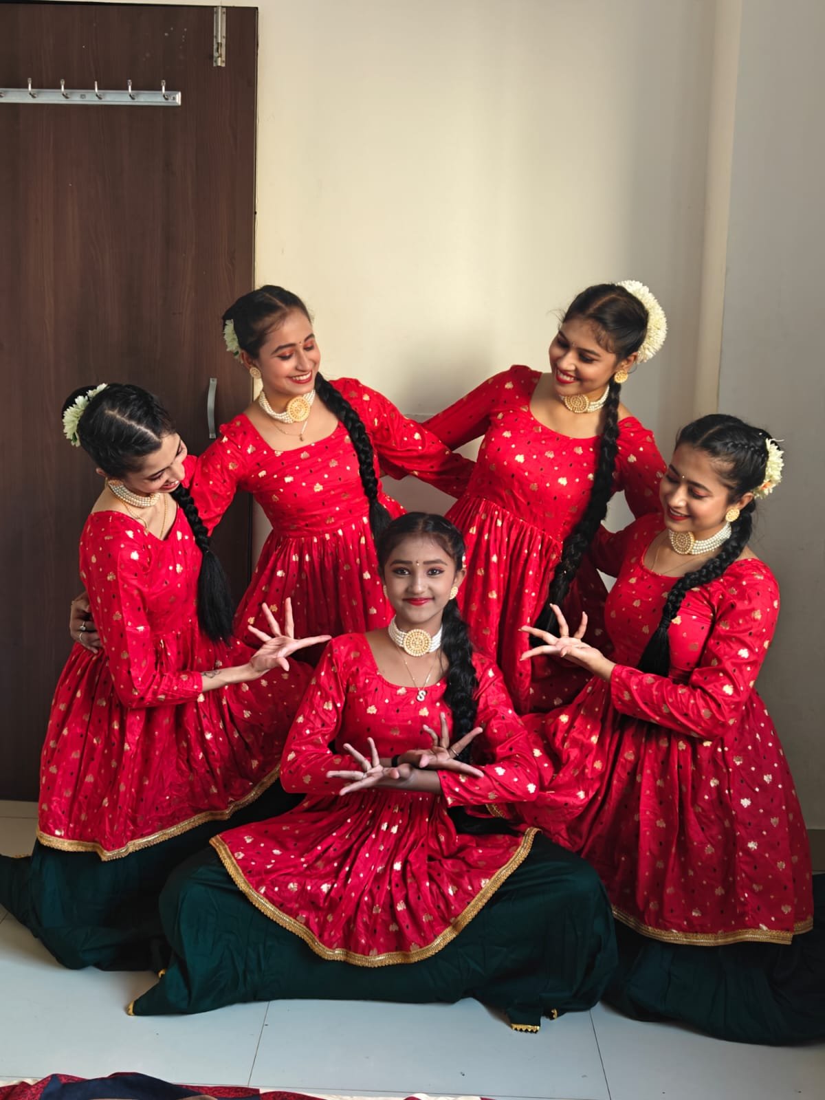 Indian Shakti dancers - Behind the Scenes