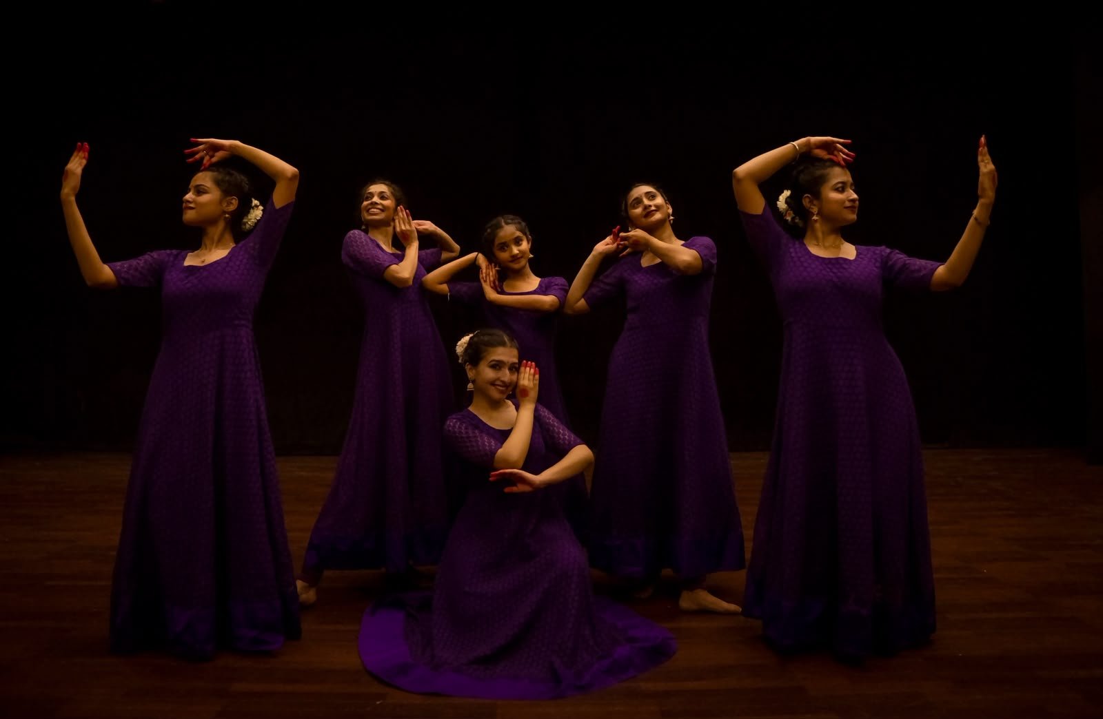 Indian Shakti dancers - Semi-Classical