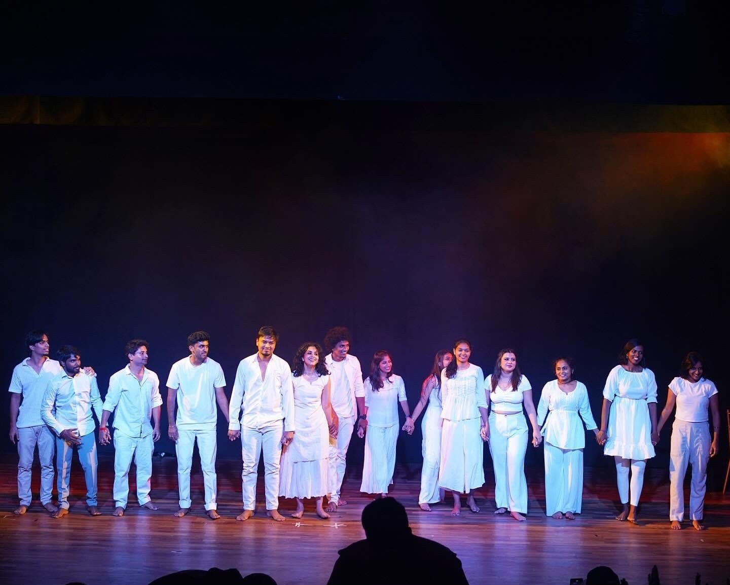 Indian Shakti dancers - Curtain Call